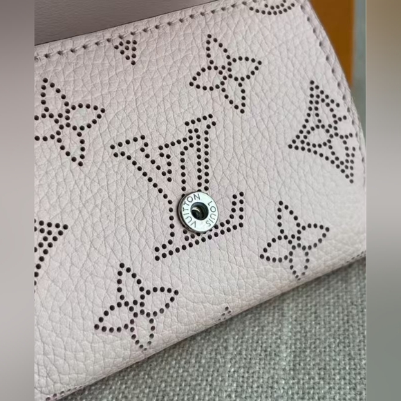 Louis Vuitton Trifold Wallet Mahina Portefeuille Iris XS  Pink - Picture 8 of 8